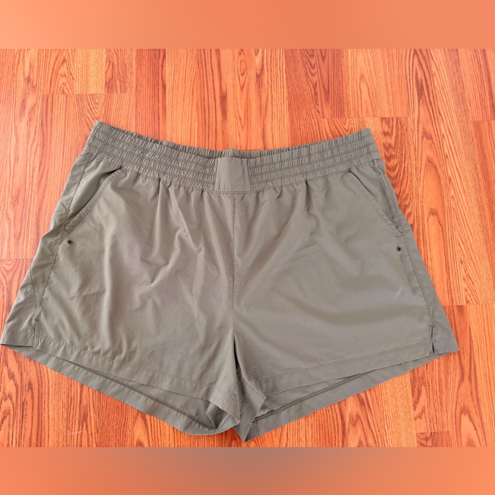Women’s Old Navy Athletic Olive Shorts